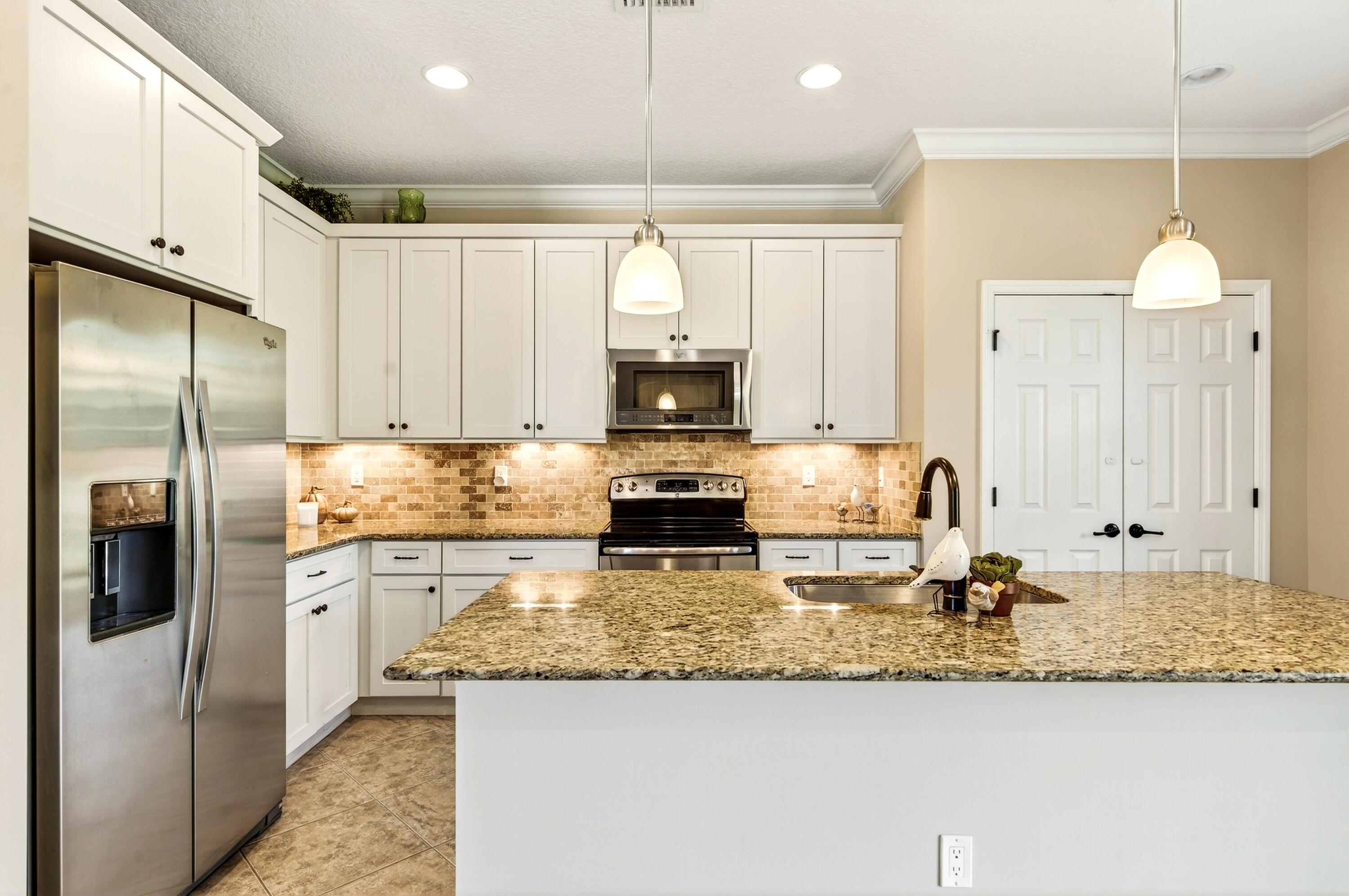 1117 Normandie Way