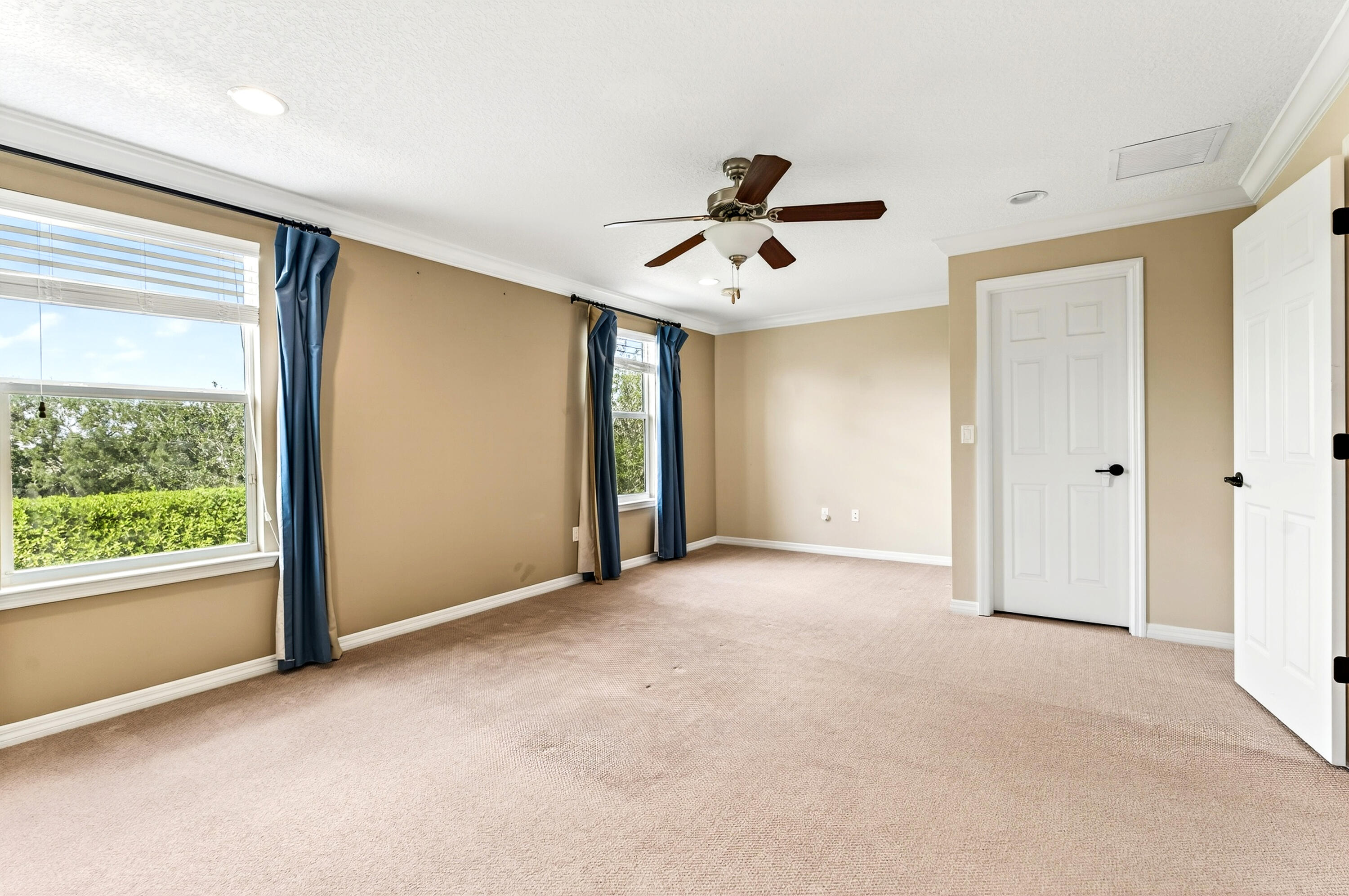 1117 Normandie Way
