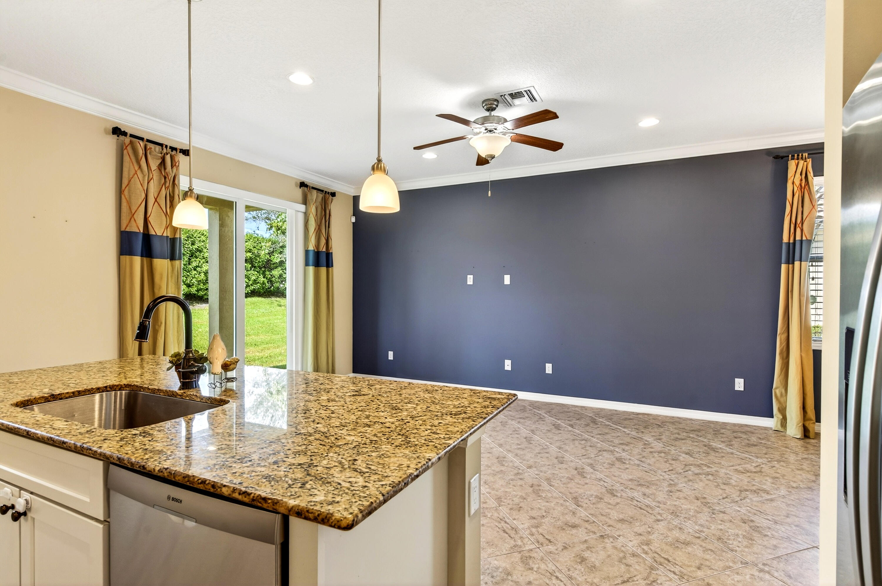 1117 Normandie Way