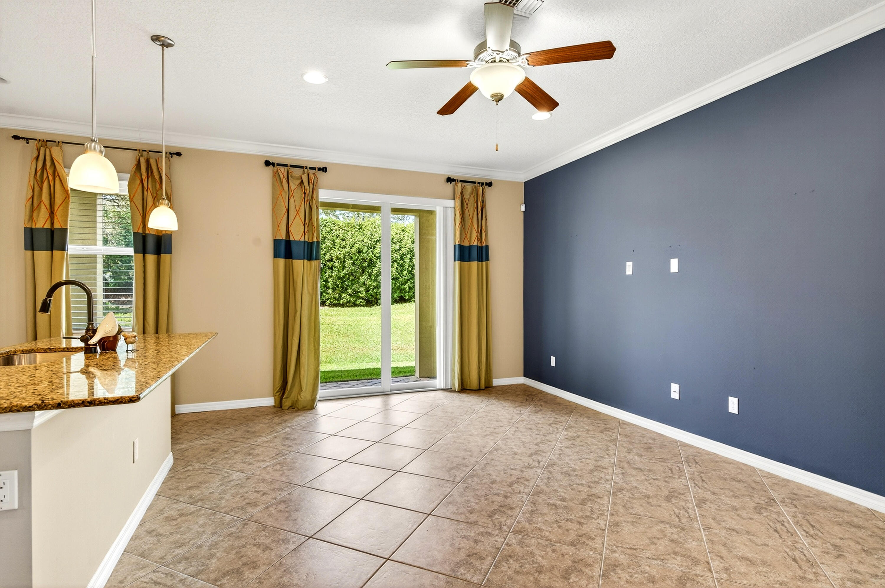 1117 Normandie Way