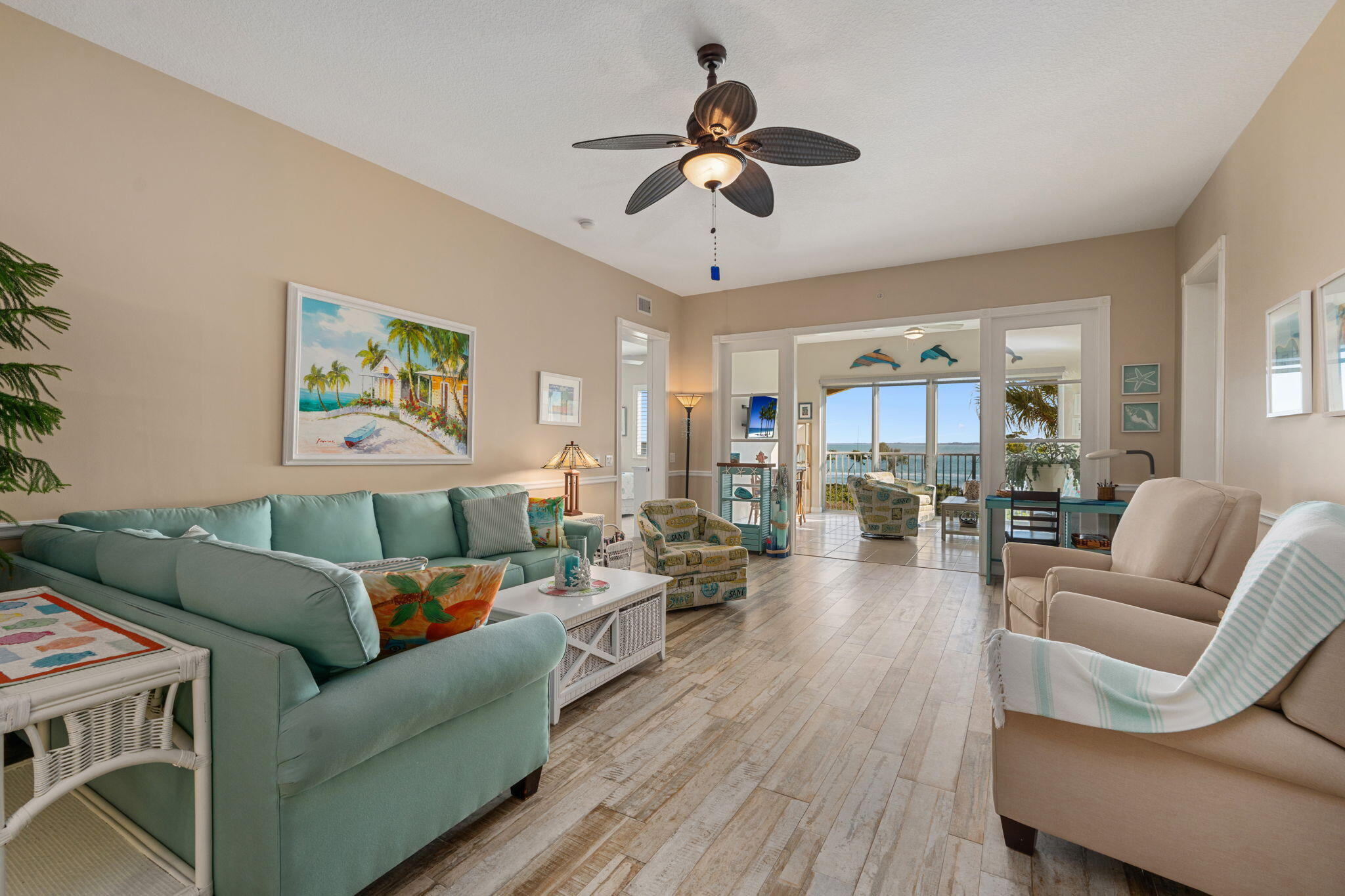 27 Harbour Isle Drive W 203