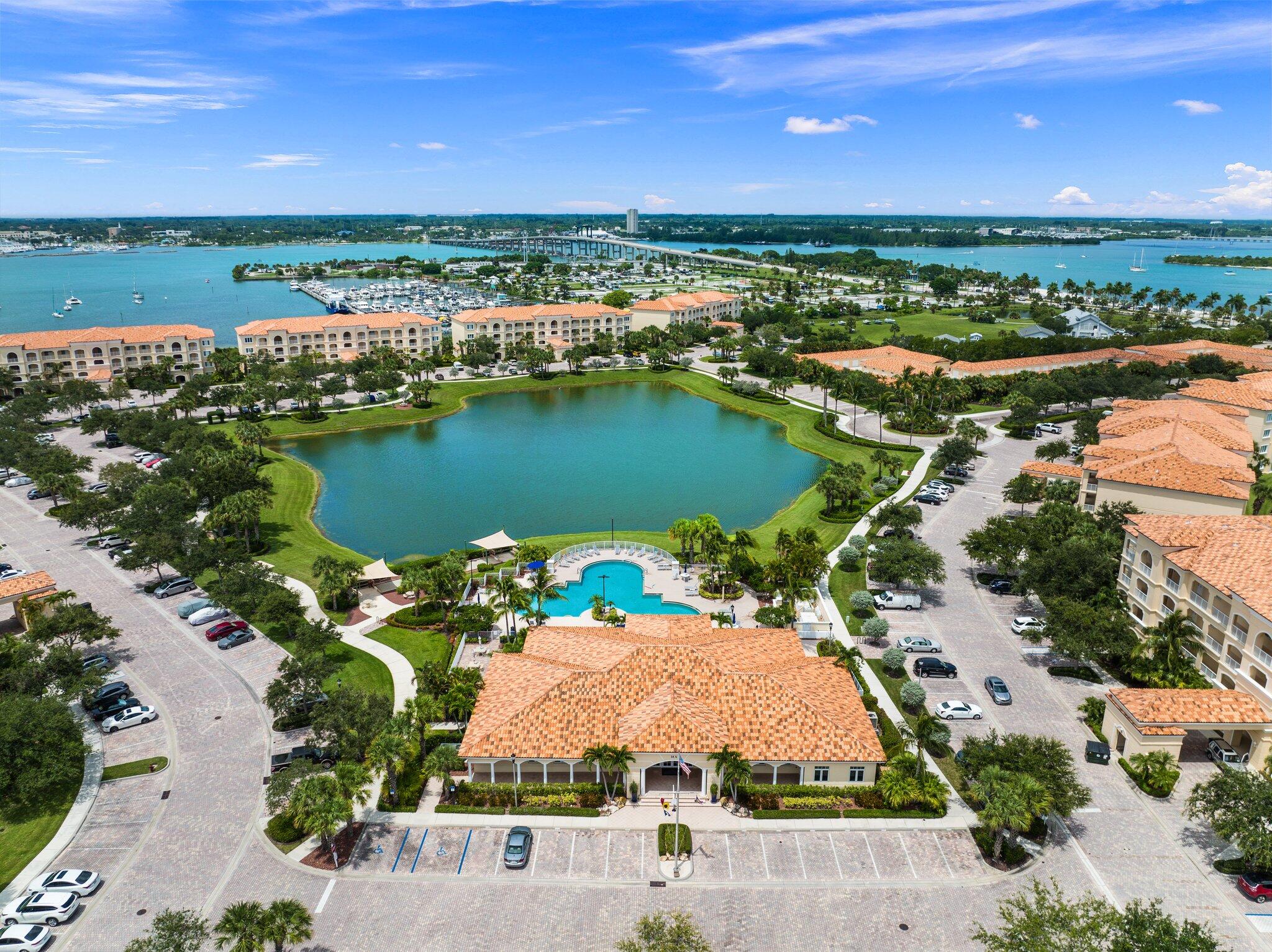 27 Harbour Isle Drive W 203