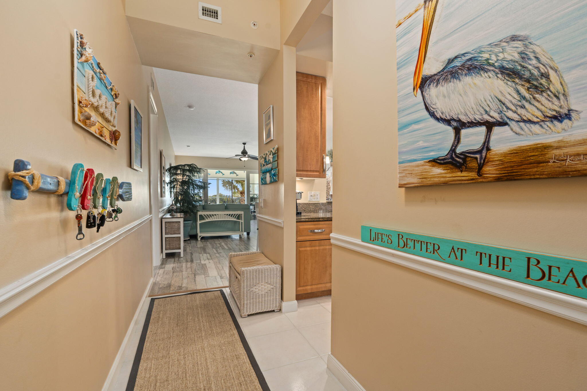 27 Harbour Isle Drive W 203