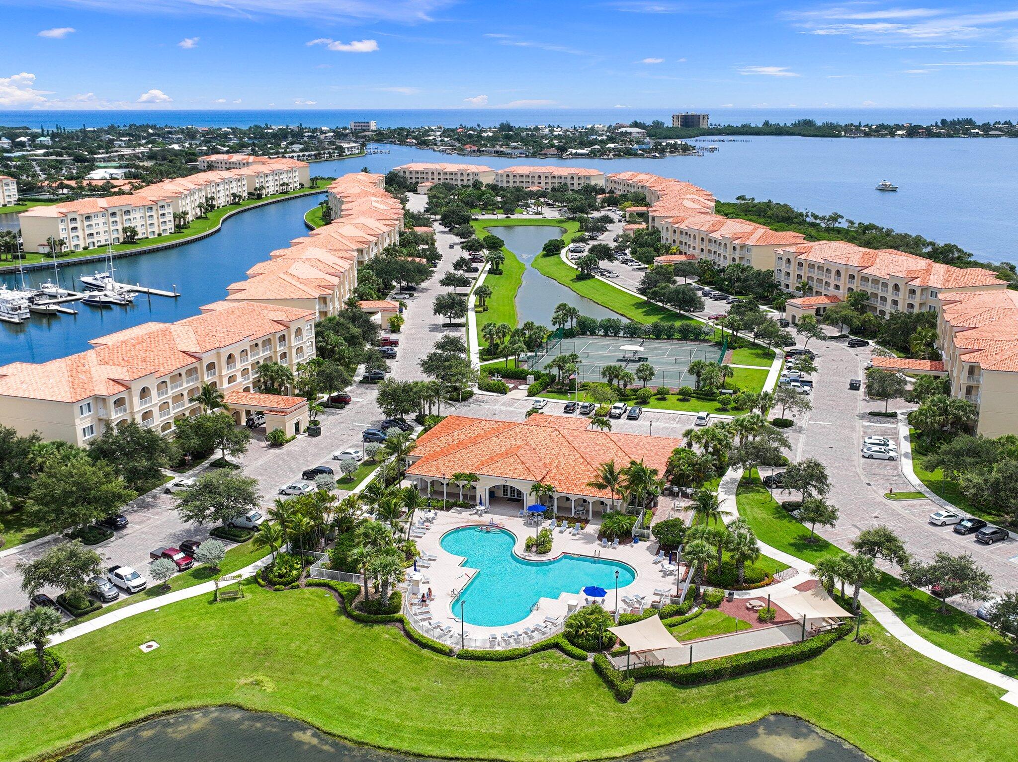 27 Harbour Isle Drive W 203
