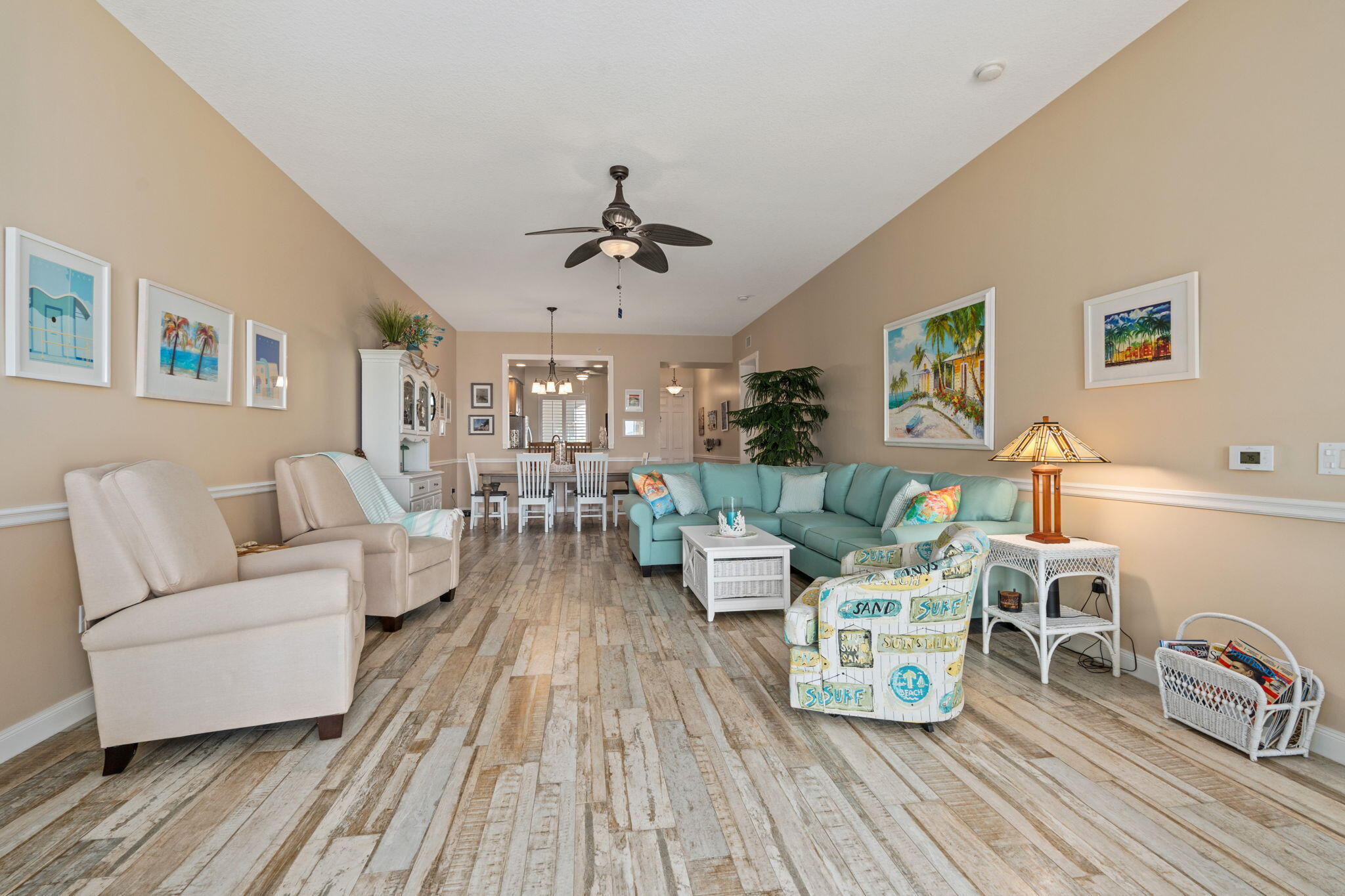 27 Harbour Isle Drive W 203
