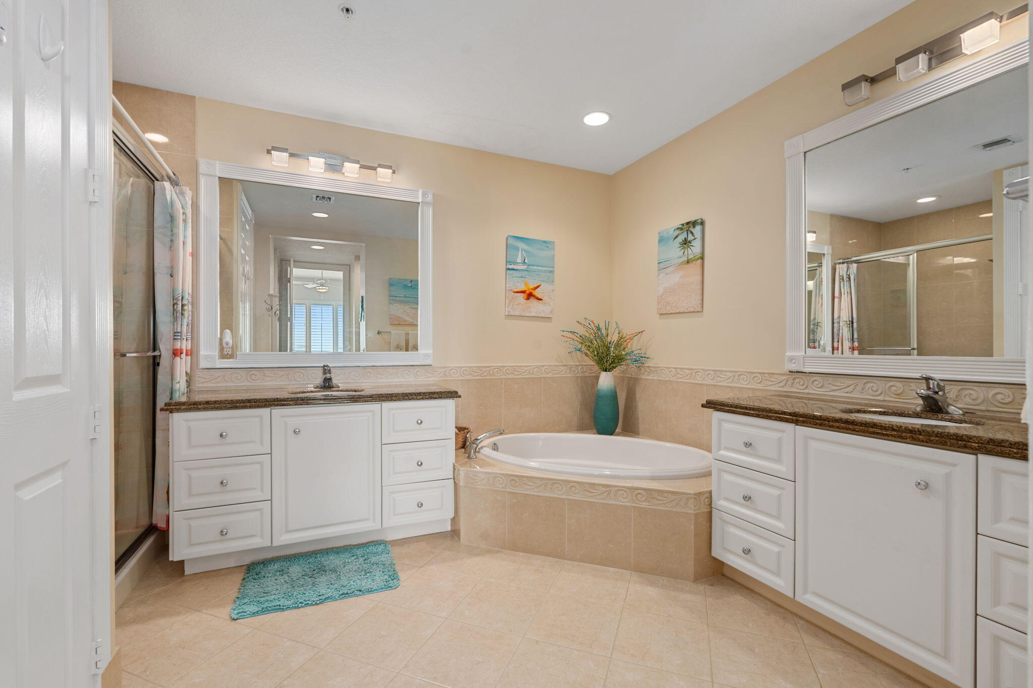 27 Harbour Isle Drive W 203
