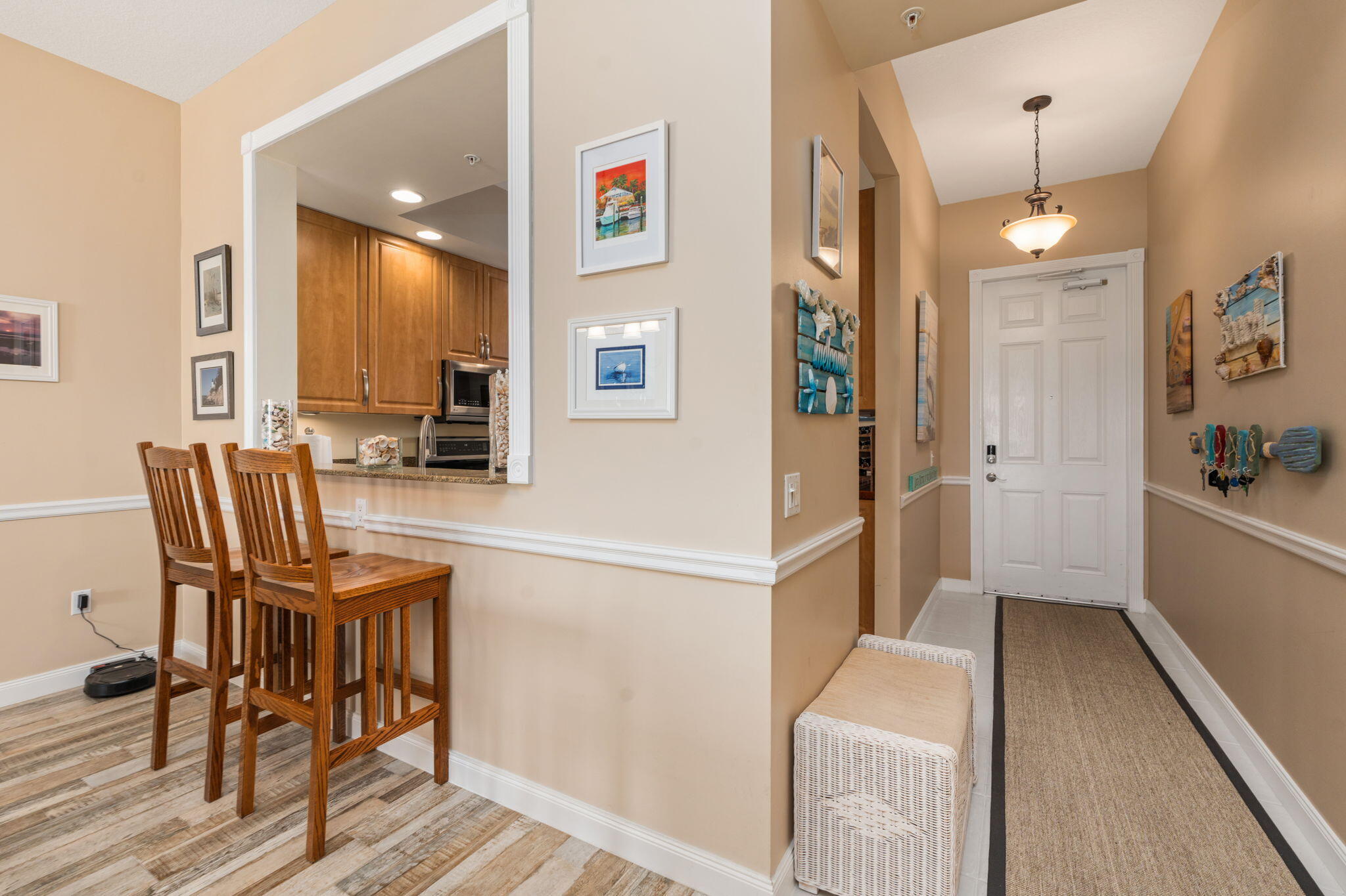 27 Harbour Isle Drive W 203