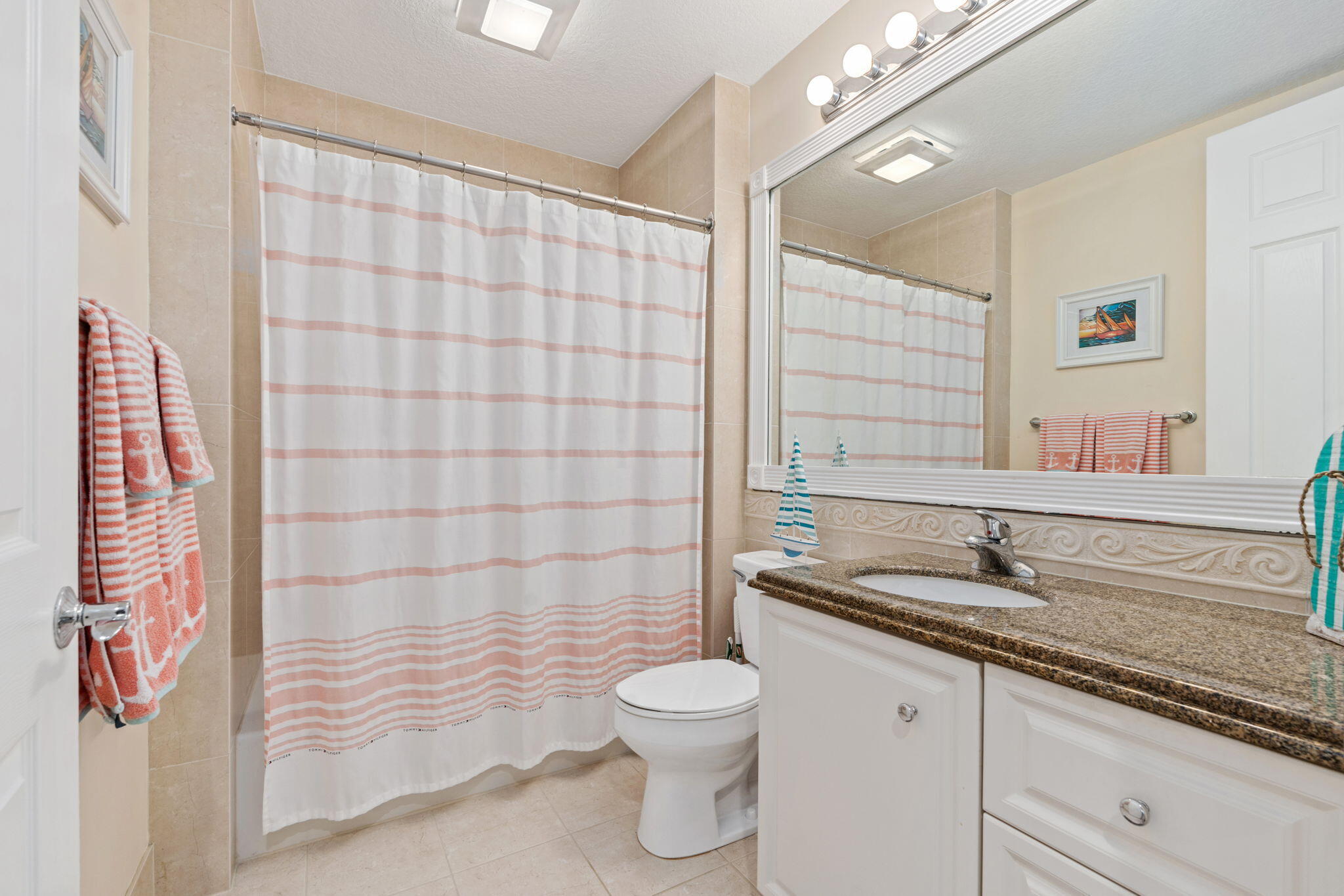 27 Harbour Isle Drive W 203