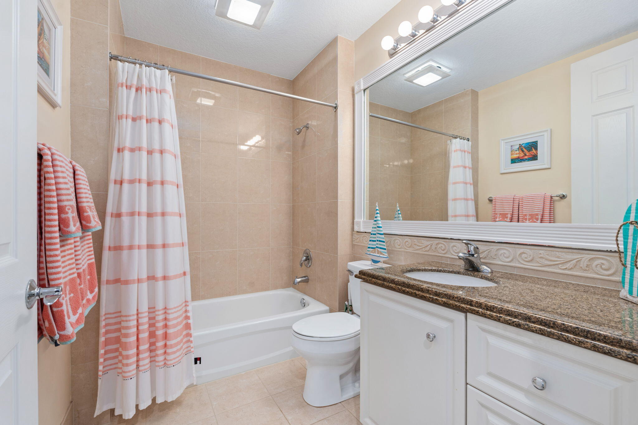 27 Harbour Isle Drive W 203