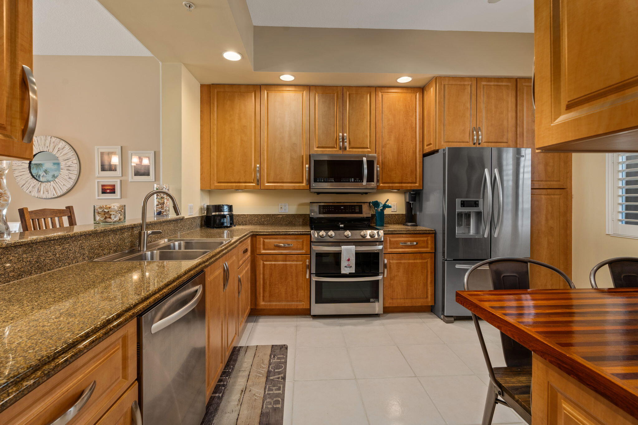27 Harbour Isle Drive W 203