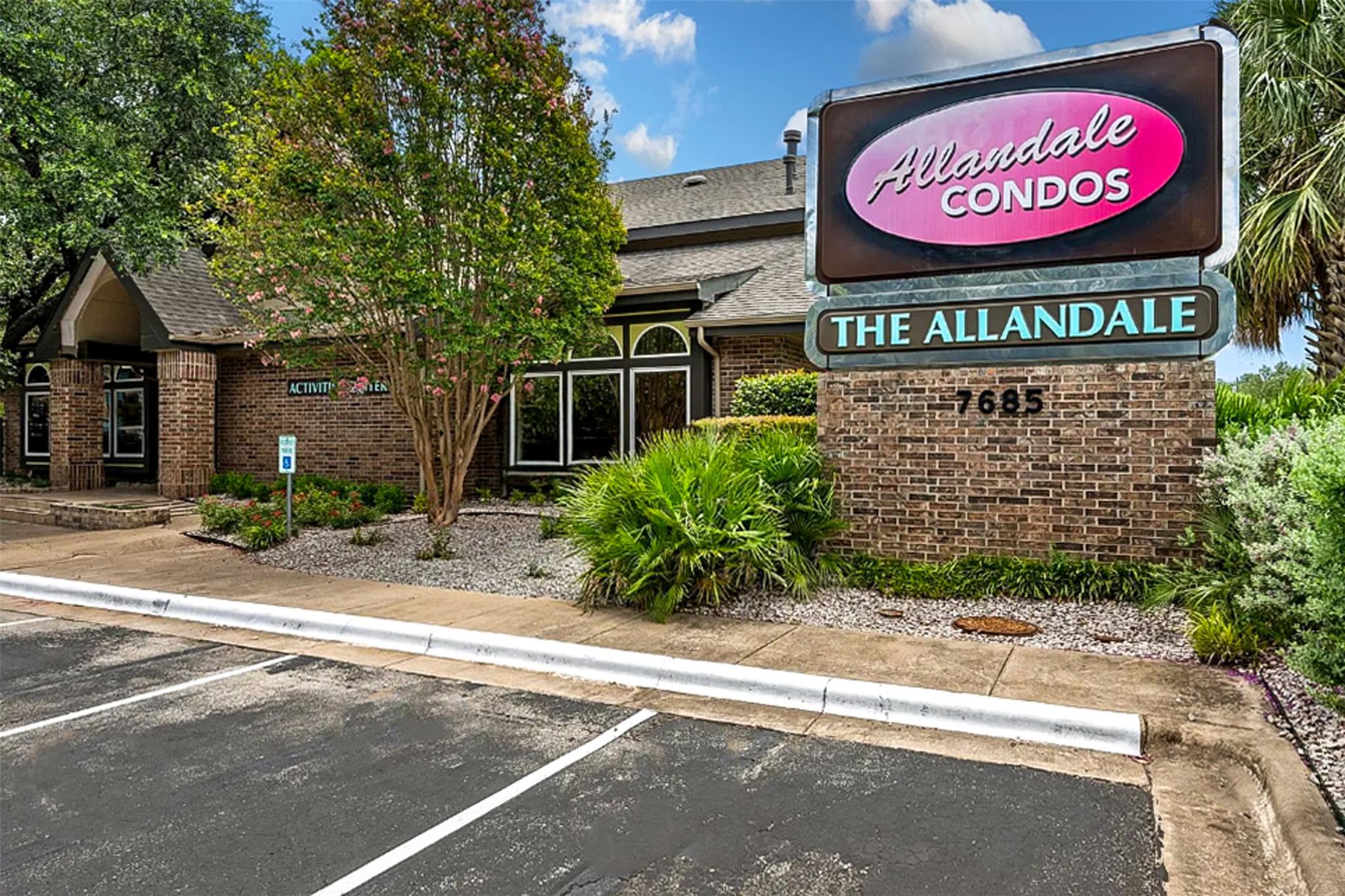 7685 Northcross DR # 200