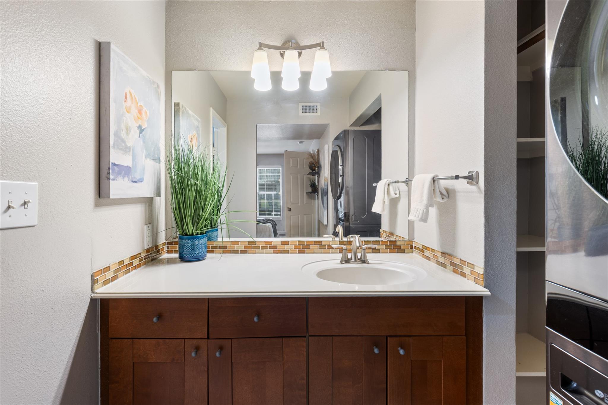 7685 Northcross DR # 200