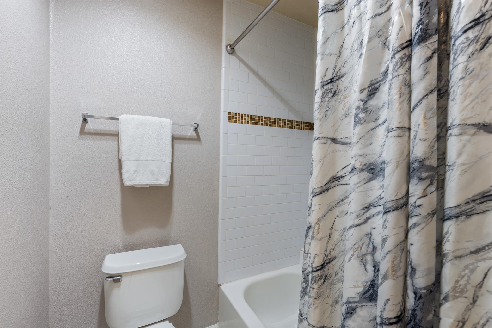 7685 Northcross DR # 200