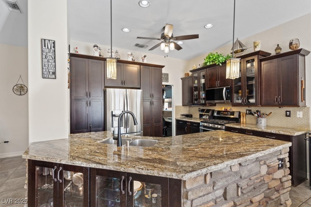 2525 Banora Point Drive