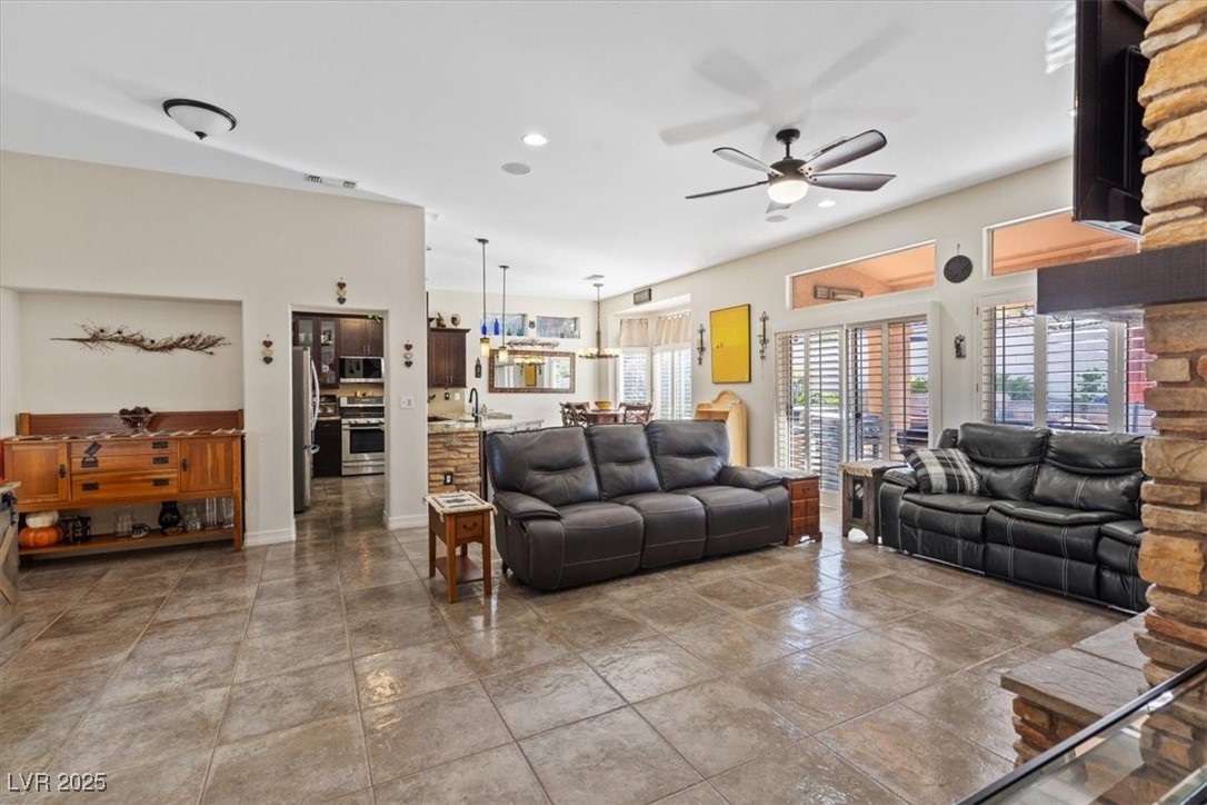 2525 Banora Point Drive