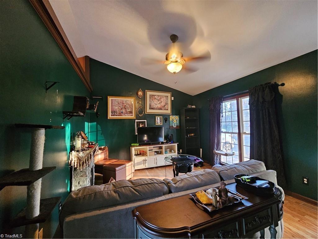 2307 Pineview Drive