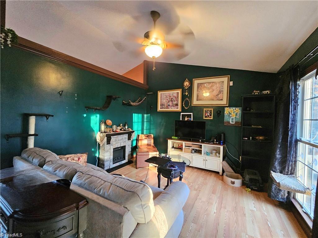 2307 Pineview Drive