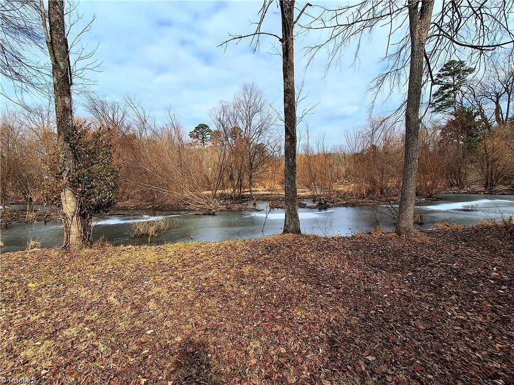 2307 Pineview Drive