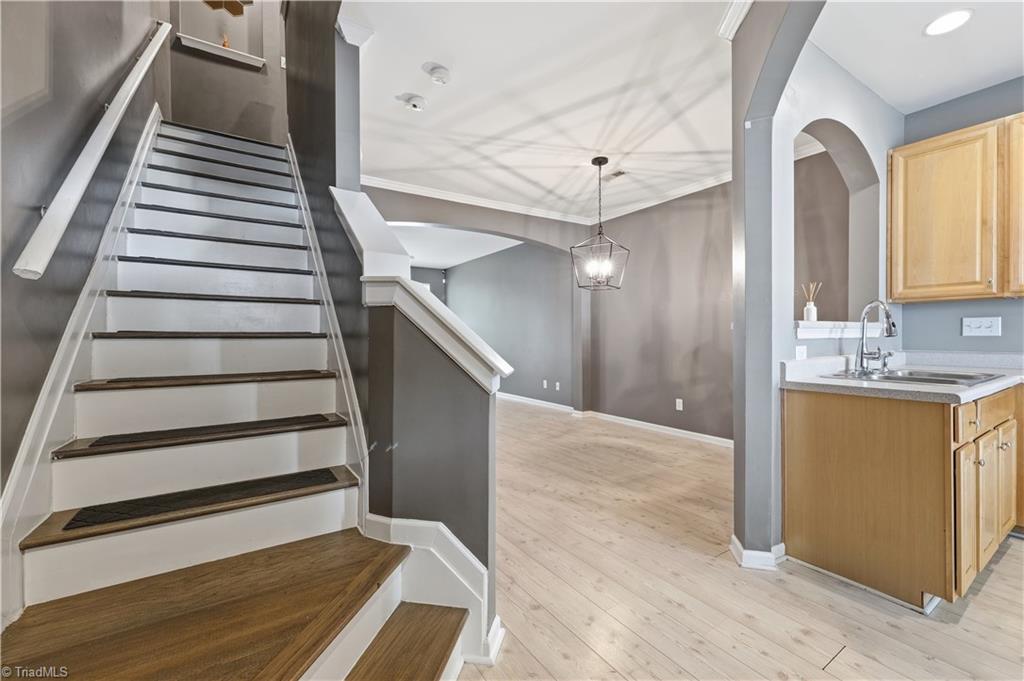 6 Cobble Lane