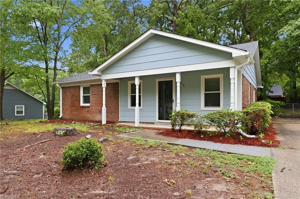 2210 Bracyridge Road