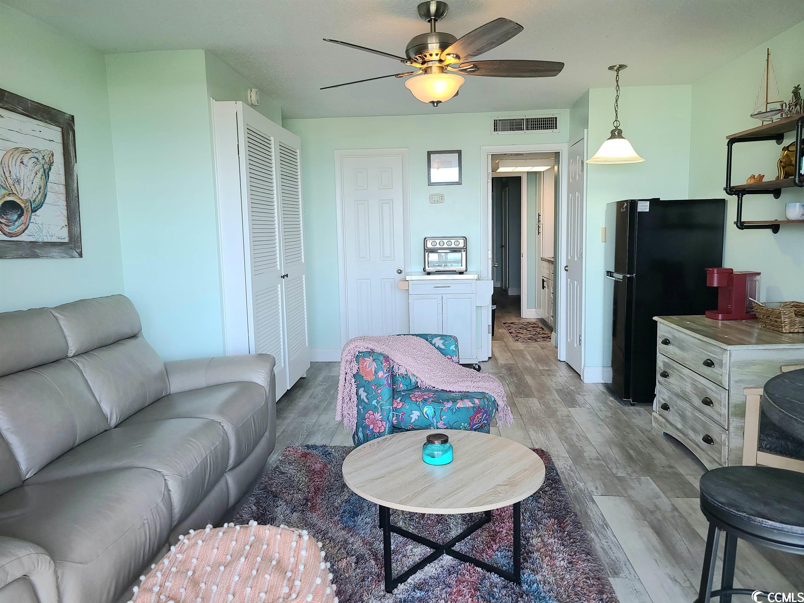 210 75th Ave N Unit: 4051