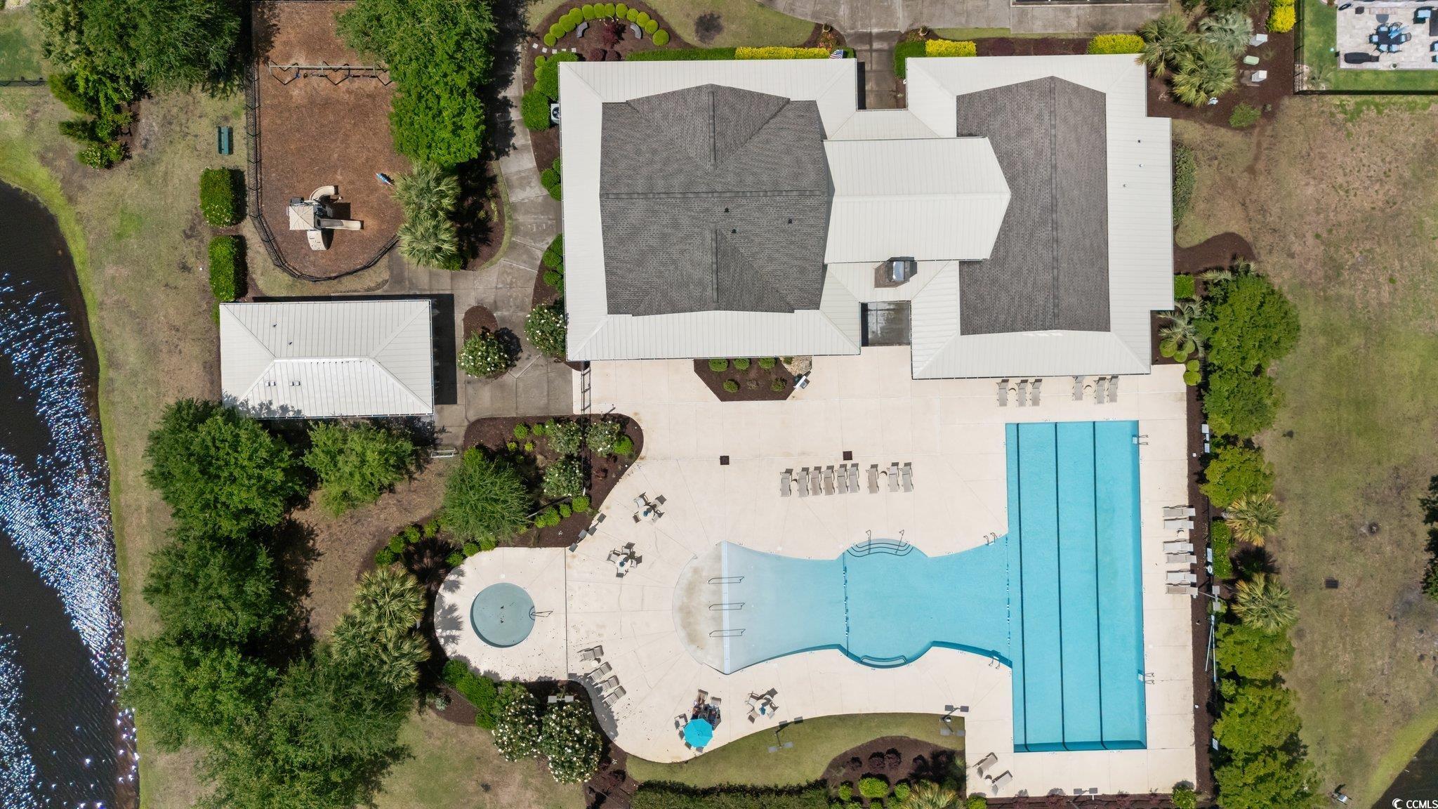 1325 Bermuda Grass Dr.