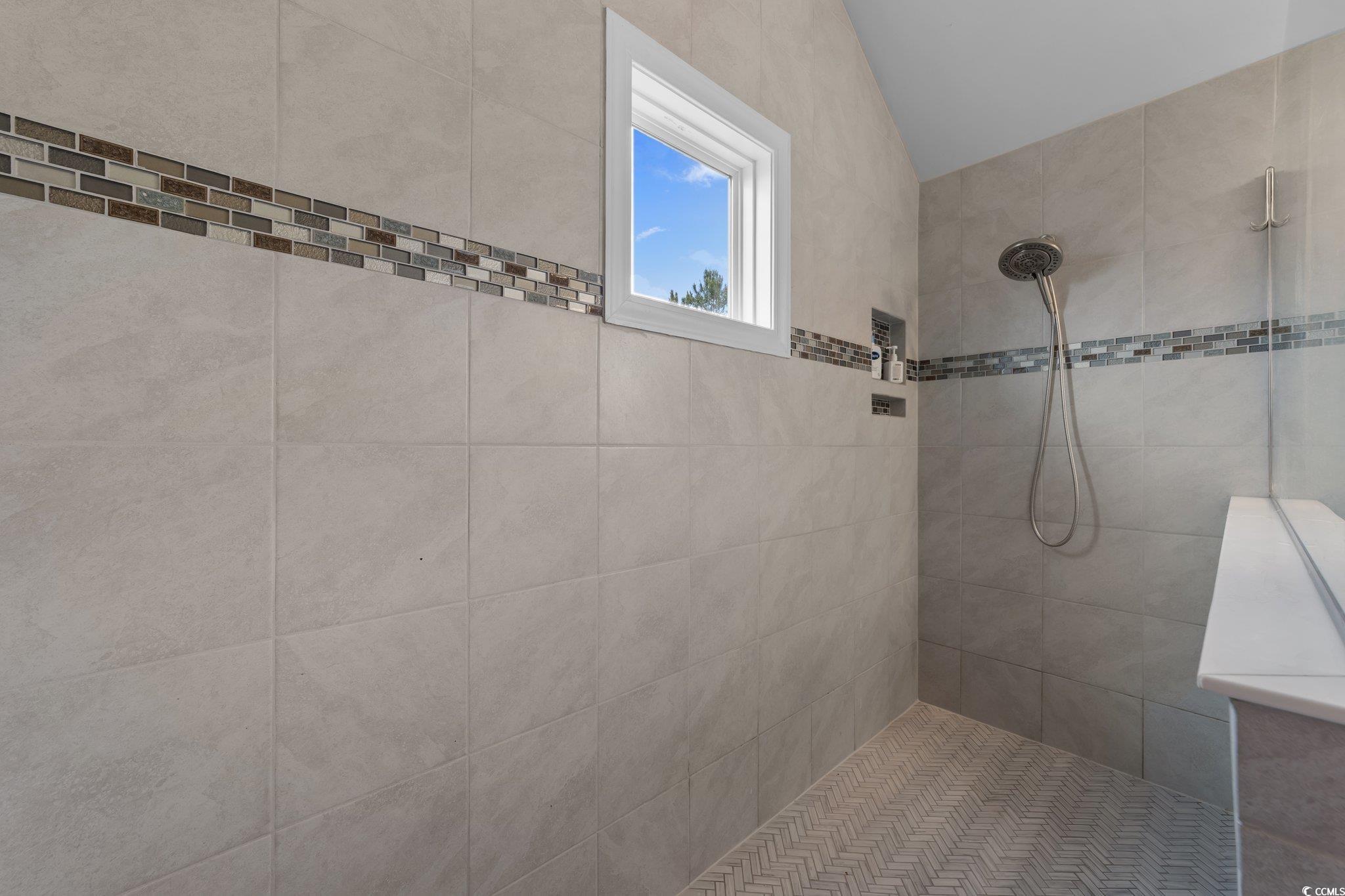 1325 Bermuda Grass Dr.