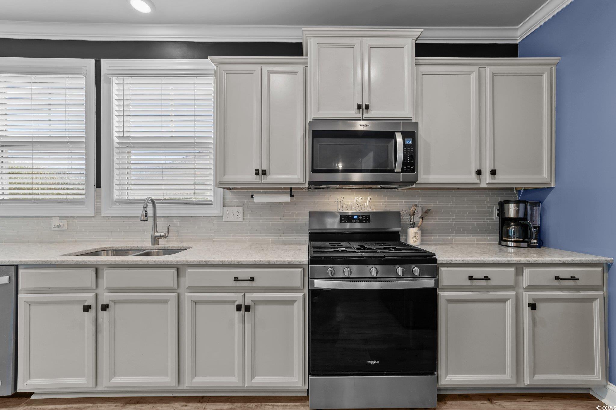 1325 Bermuda Grass Dr.