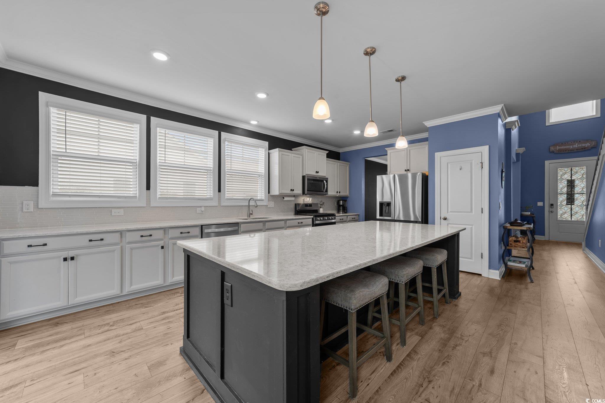 1325 Bermuda Grass Dr.