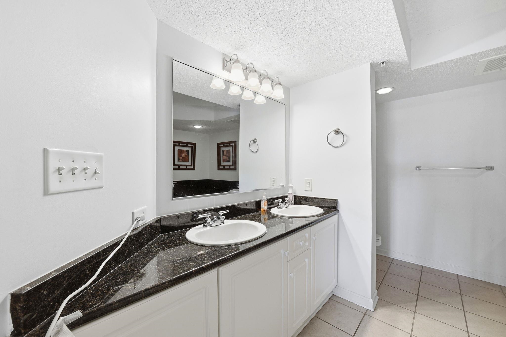 2151 Bridge View Ct. Unit: 3-104