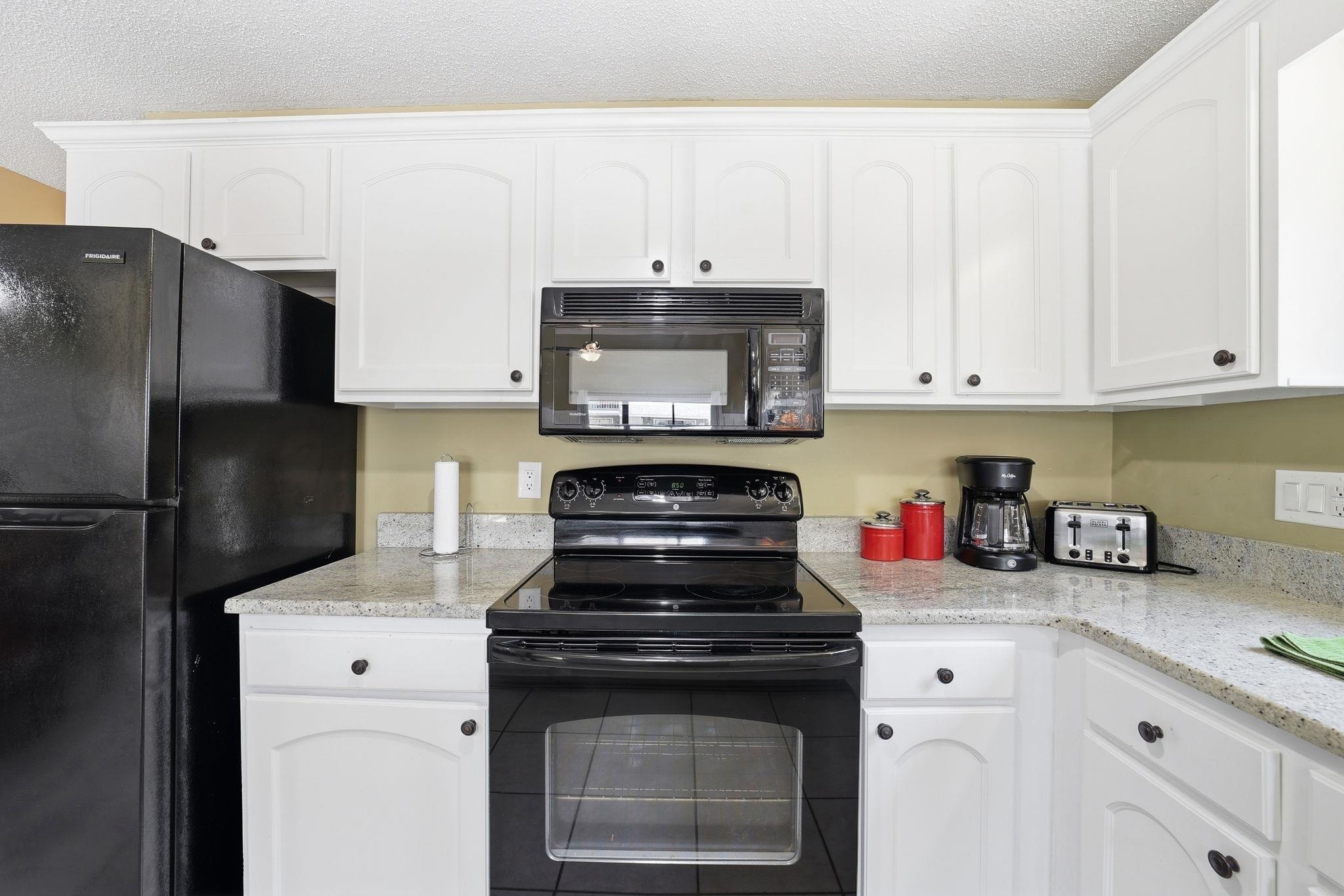 1890 Auburn Dr. Unit: 32J
