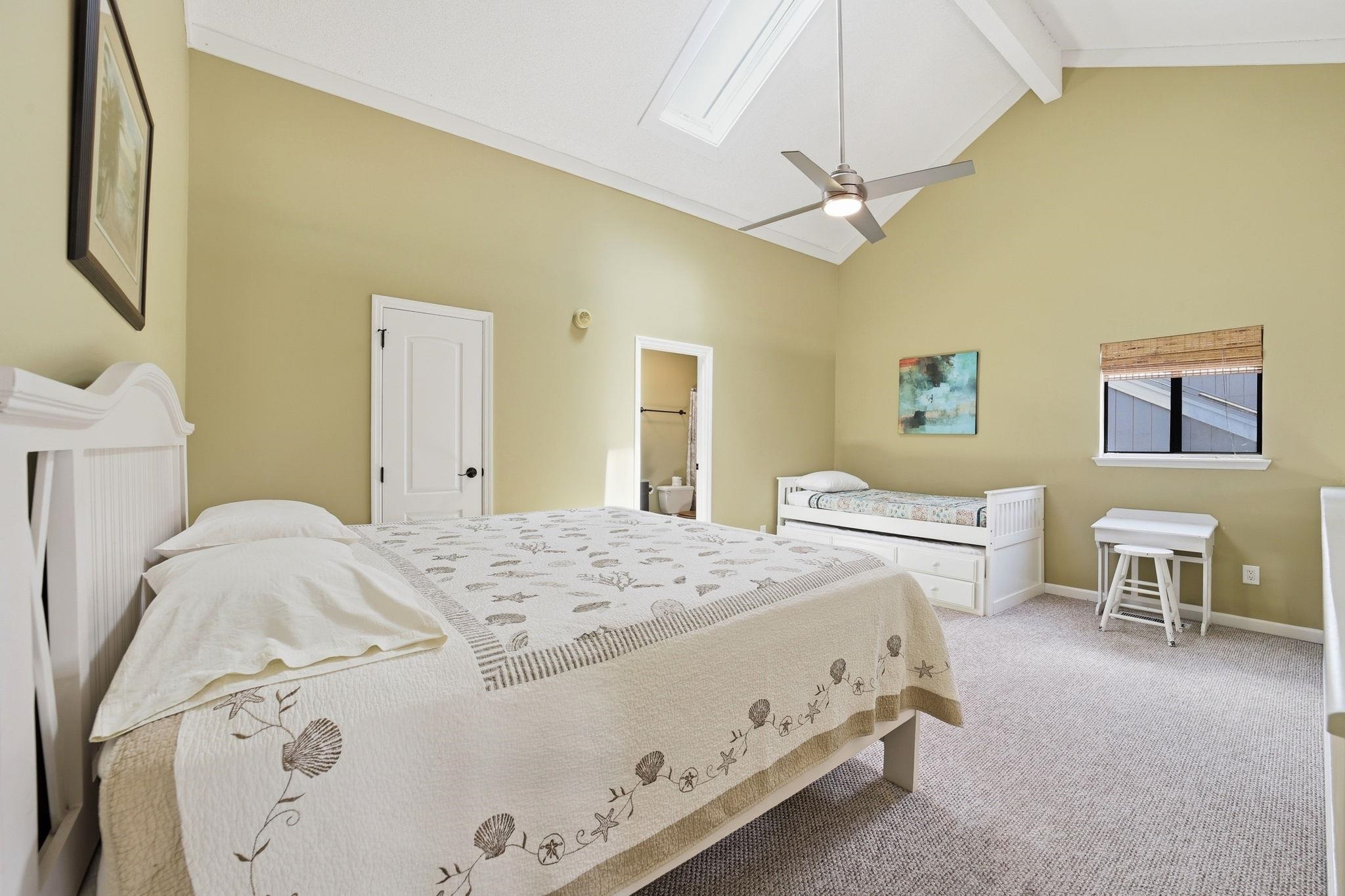 1890 Auburn Dr. Unit: 32J
