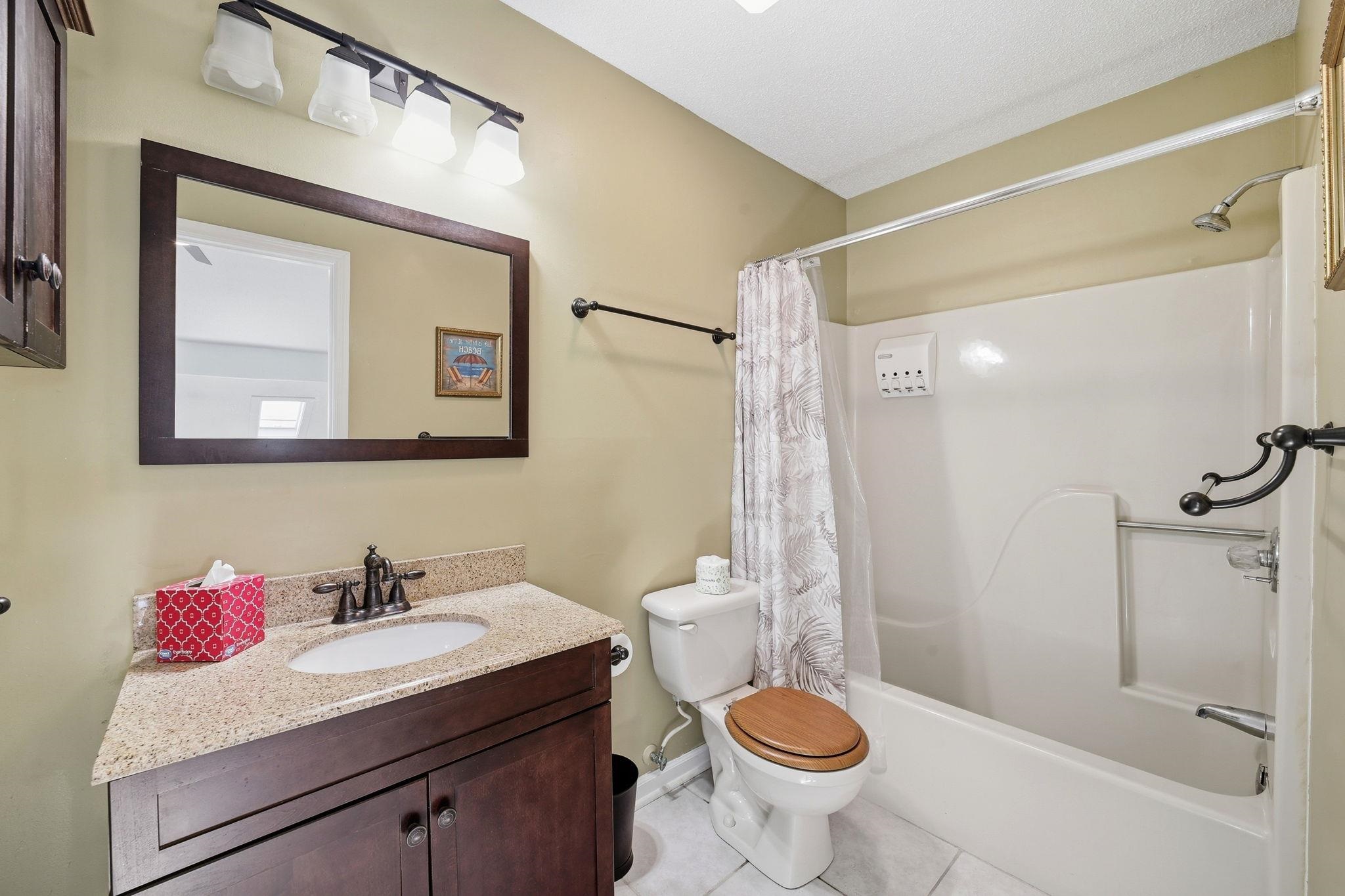 1890 Auburn Dr. Unit: 32J