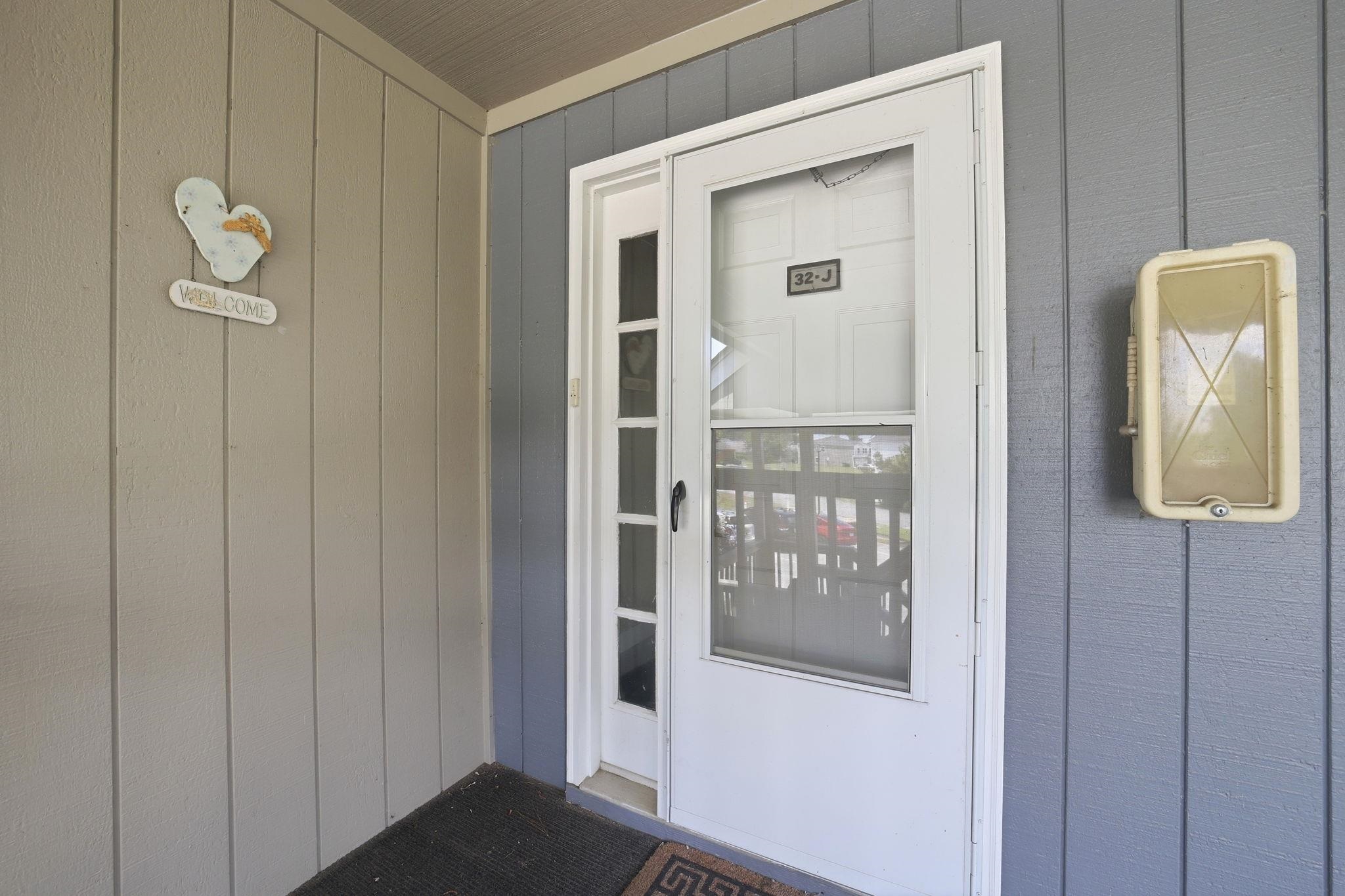 1890 Auburn Dr. Unit: 32J