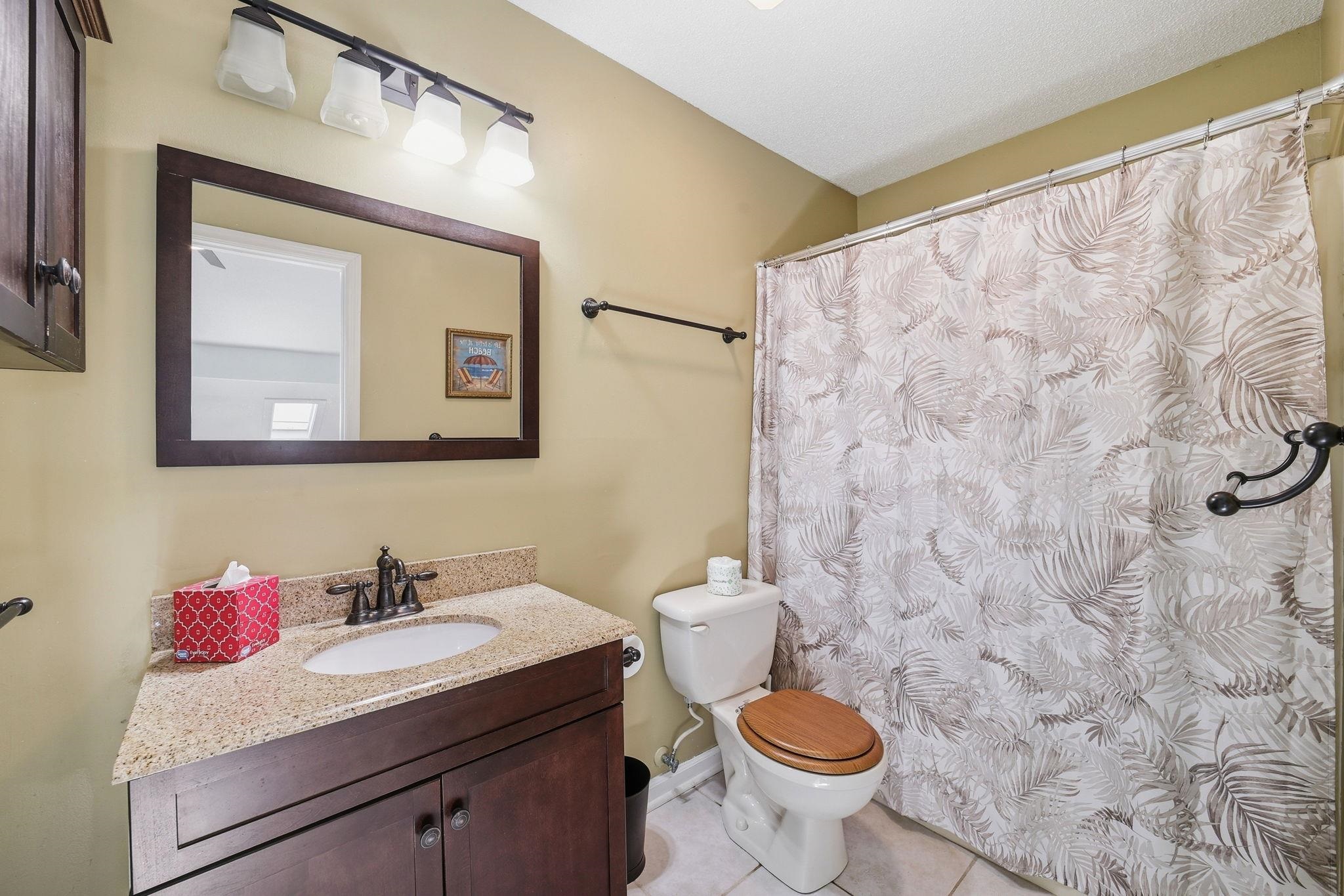 1890 Auburn Dr. Unit: 32J