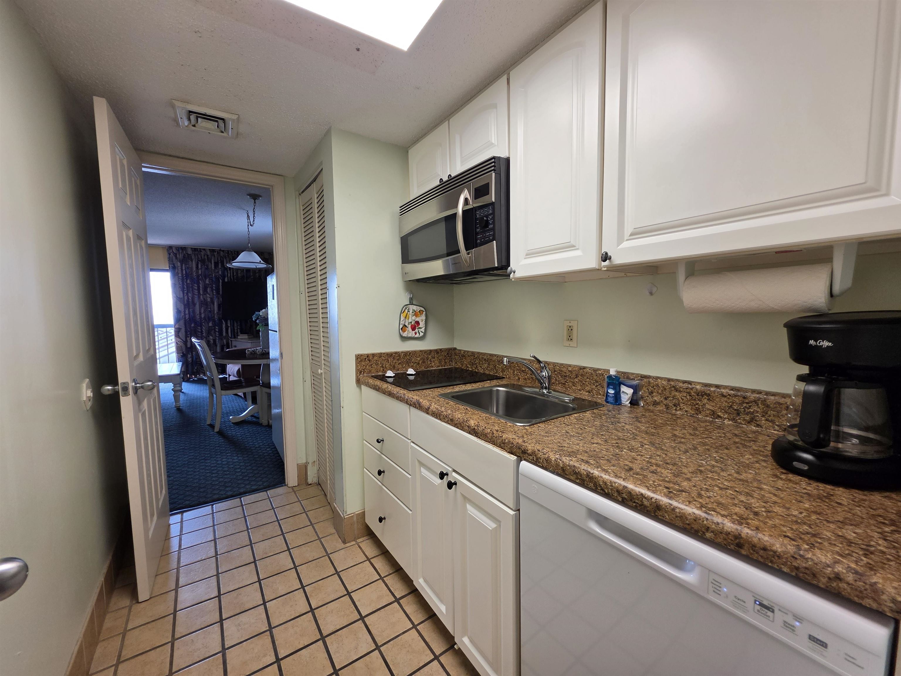 210 75th Ave N Unit: 4050