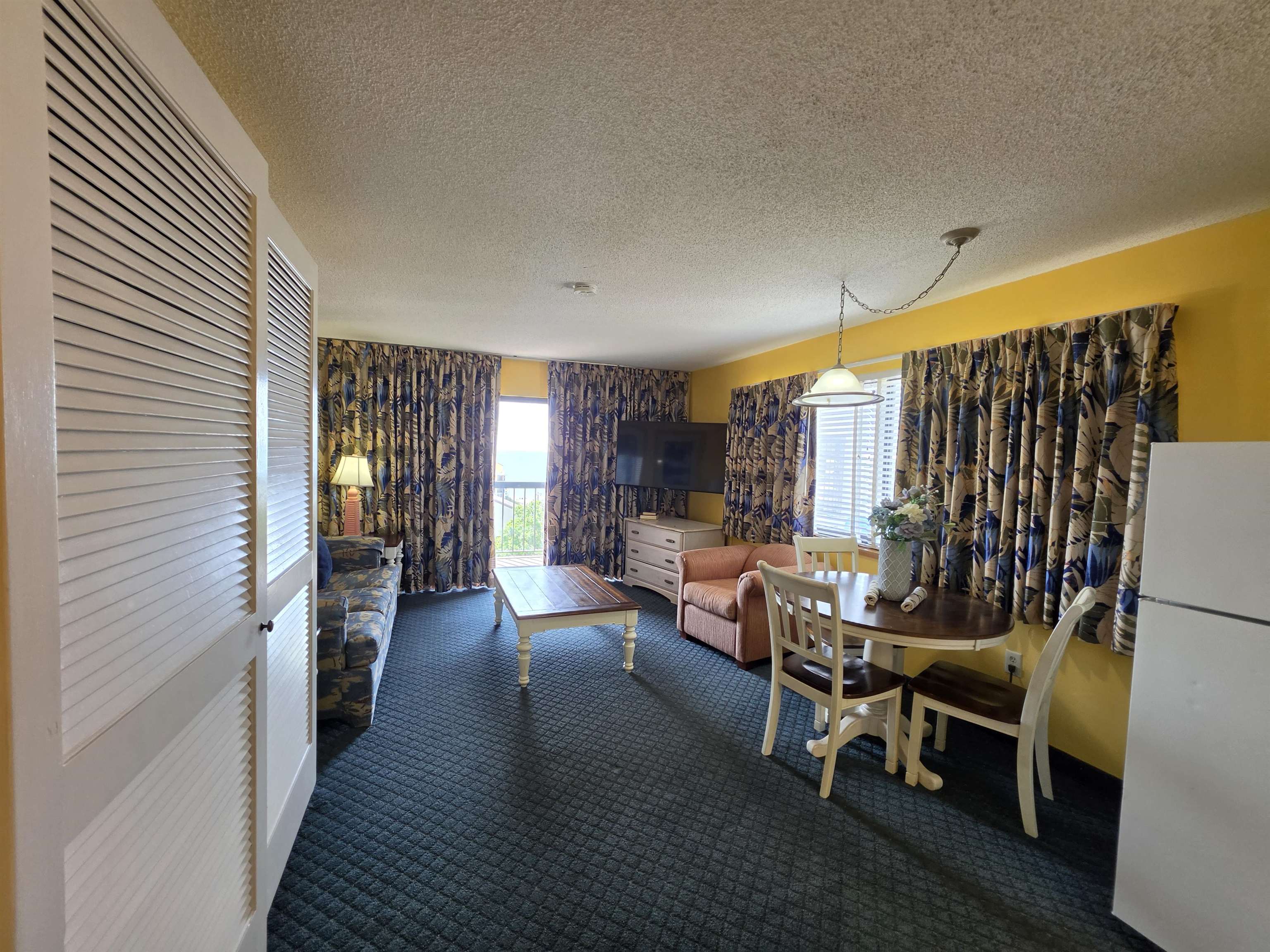 210 75th Ave N Unit: 4050
