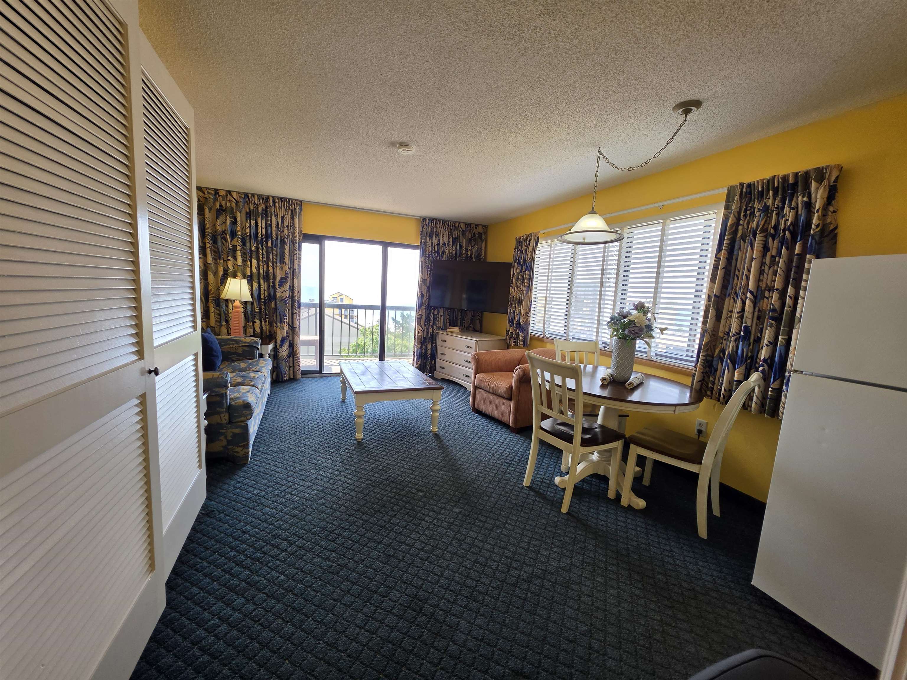 210 75th Ave N Unit: 4050