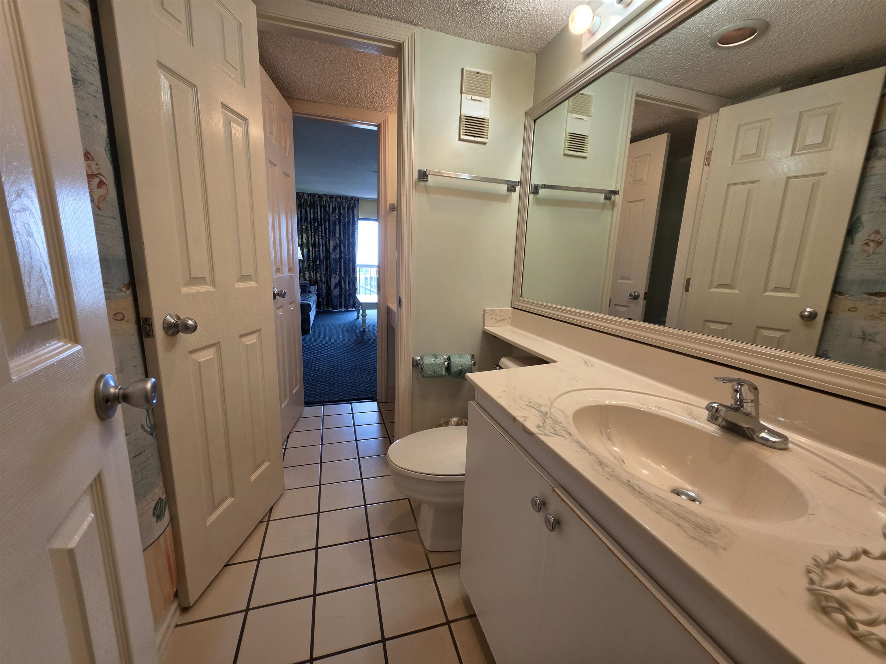 210 75th Ave N Unit: 4050