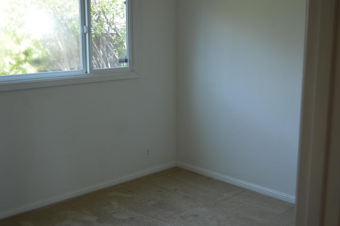 512 Marine View AVE
