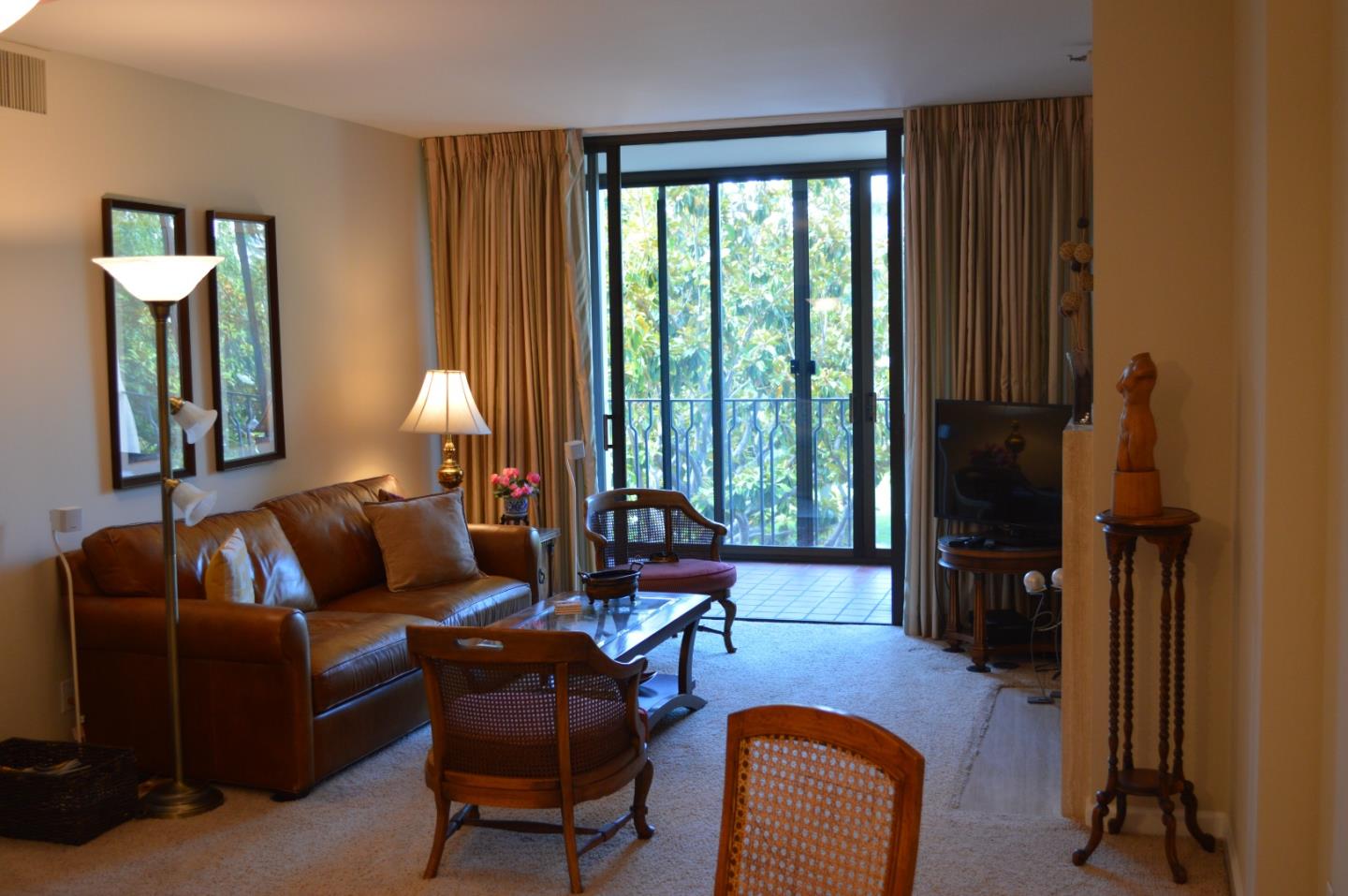 555 Laurel AVE 215