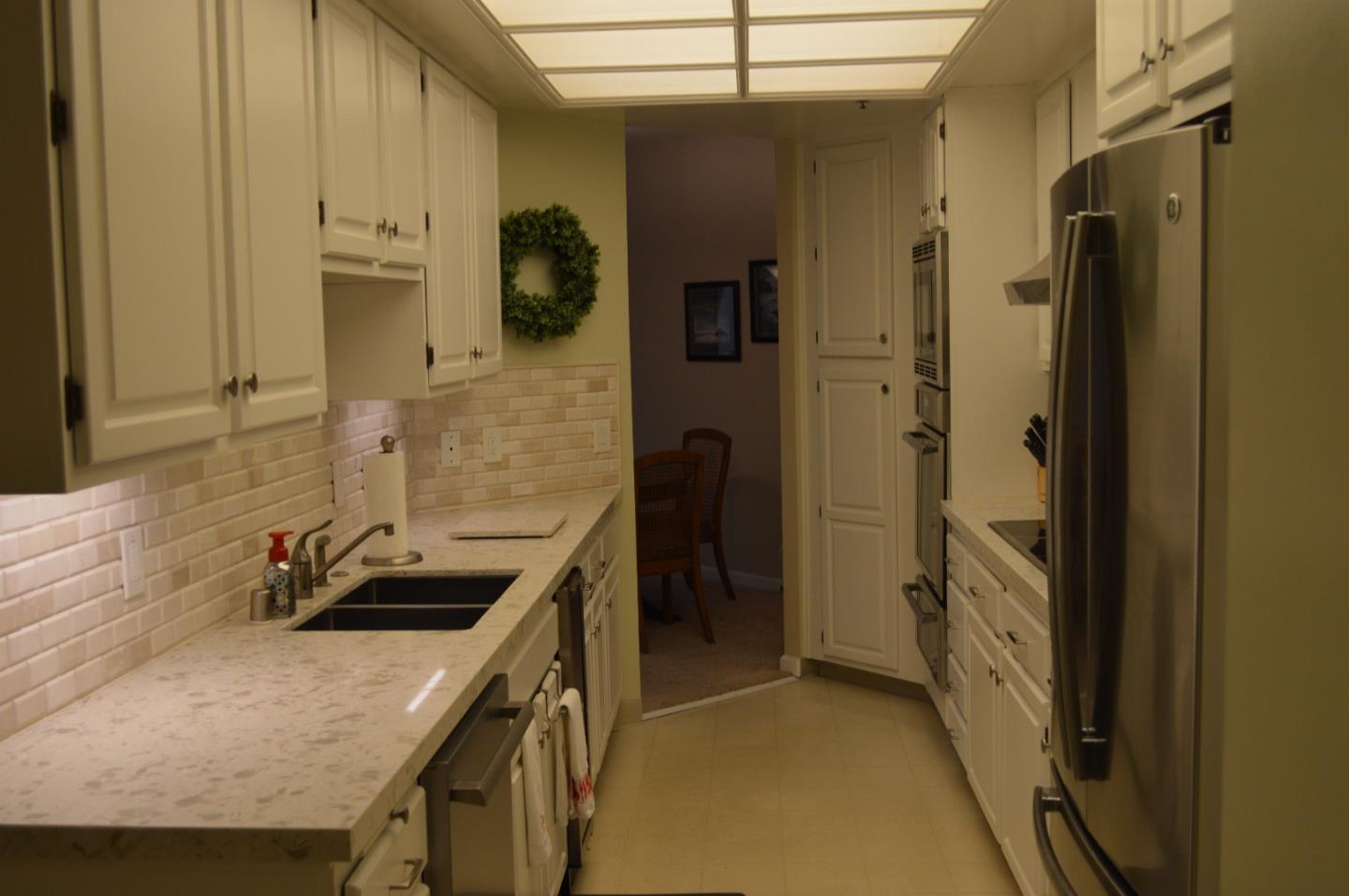 555 Laurel AVE 215