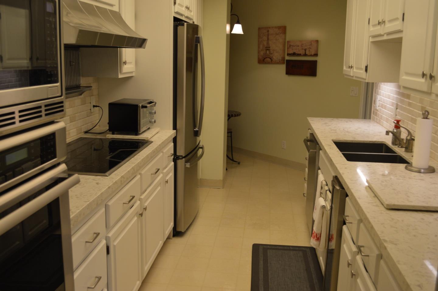 555 Laurel AVE 215