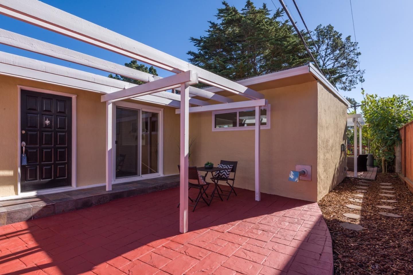 2311 Toyon WAY