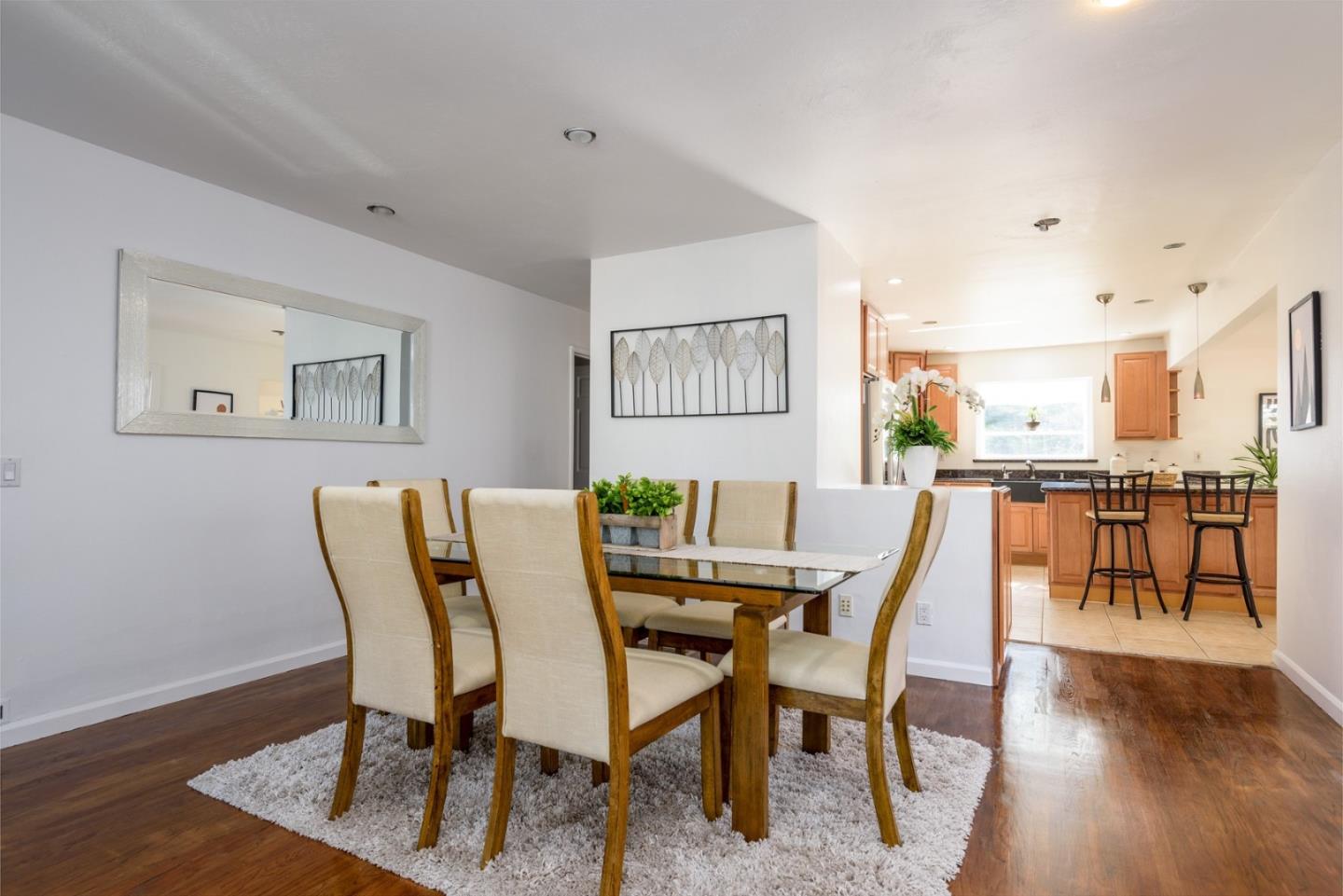 2311 Toyon WAY