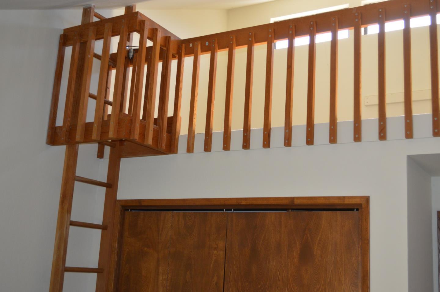 1005 Drake Court