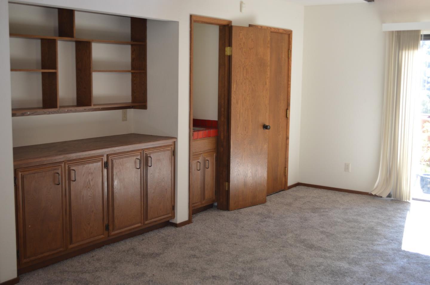 1005 Drake Court