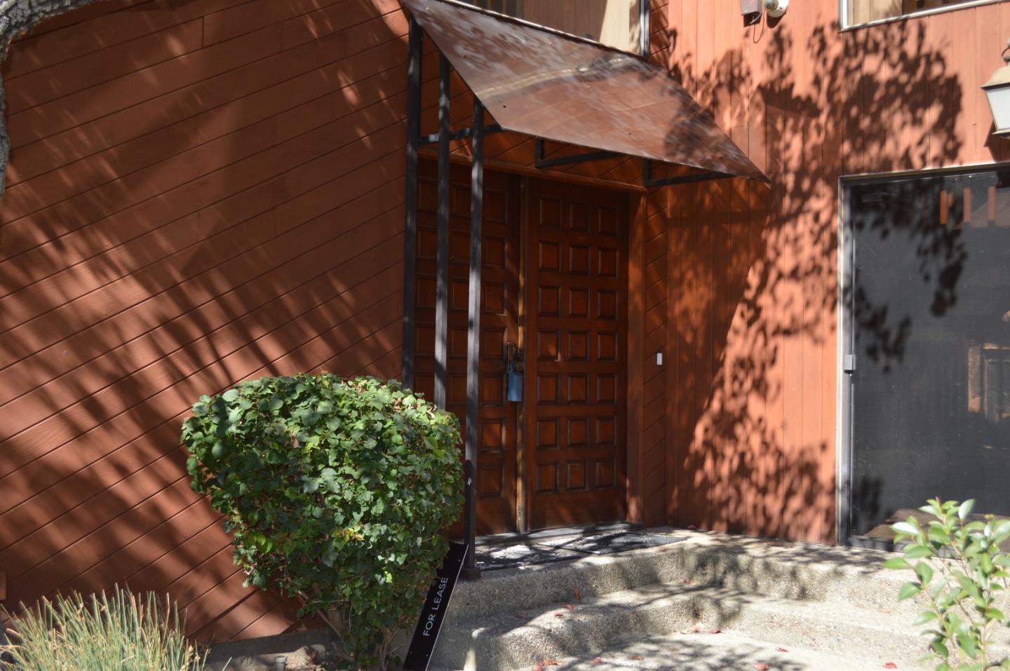 1005 Drake Court