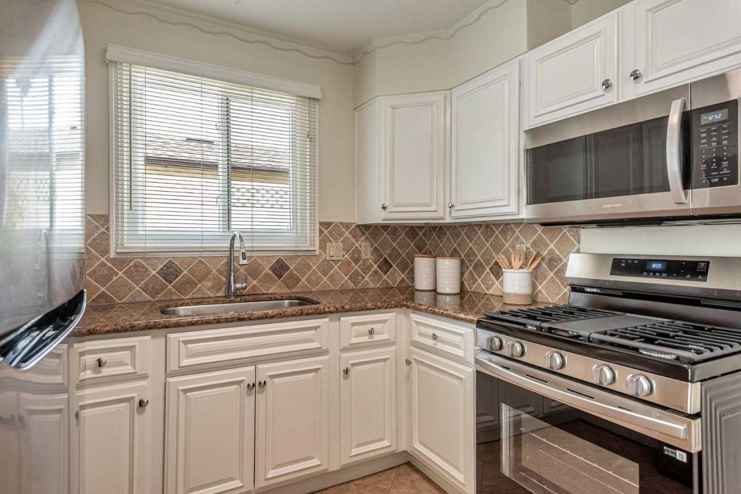 602 Los Gatos WAY