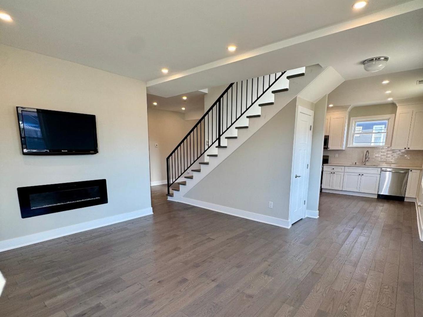 421 W South 1st Street